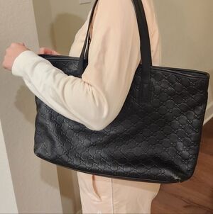 Gucci Guccissima leather zipper tote
